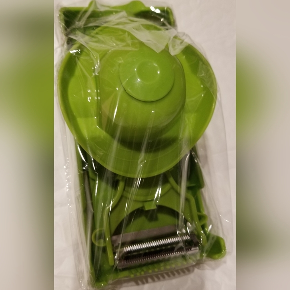 - Vegetable Chopper & Peeler Set - Picture 6 of 15